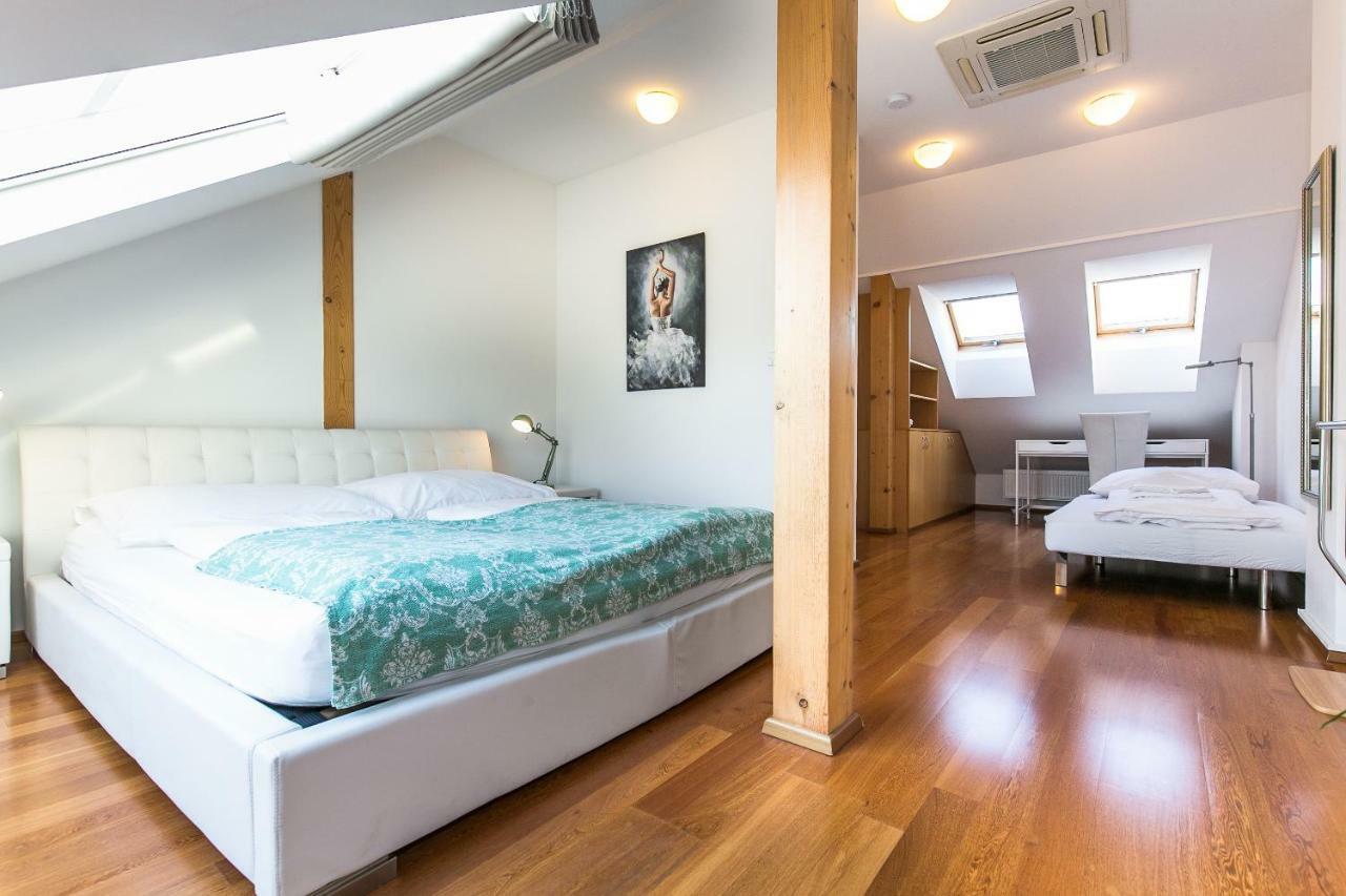 Attic Apartment By Wenceslas Square Prague Luaran gambar